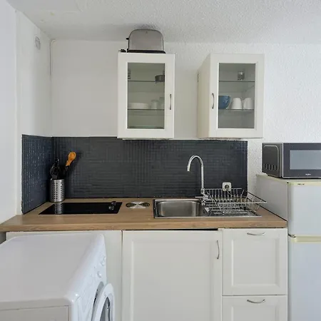 Comfortable Near The Old Port! Apartment *